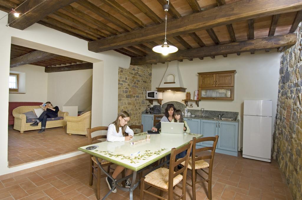 Agriturismo Campo Lungo San Donato in Poggio Szoba fotó